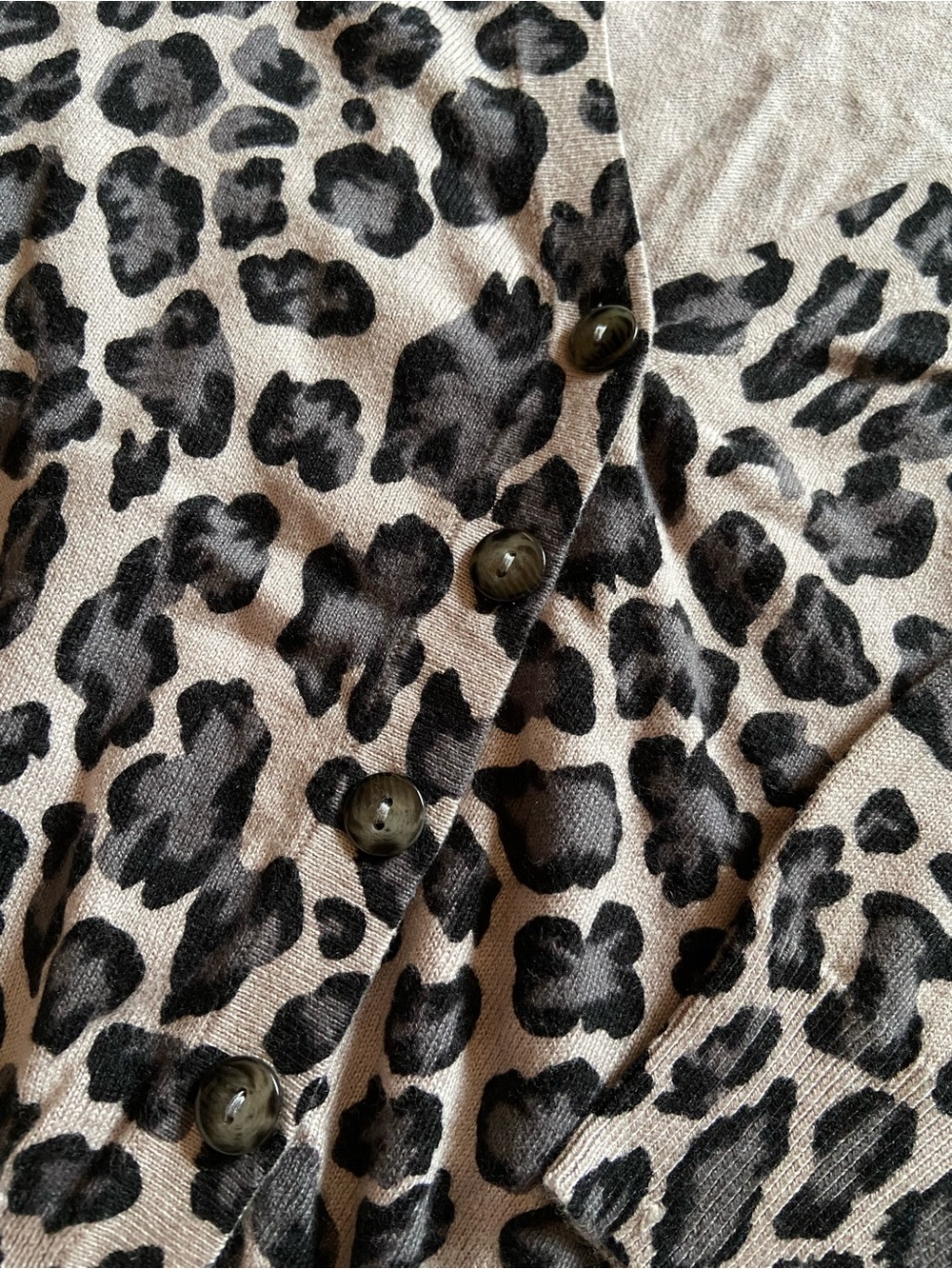 Delia’s Leopard Print Cardigan 3/4 sleeve - Picture 2 of 3